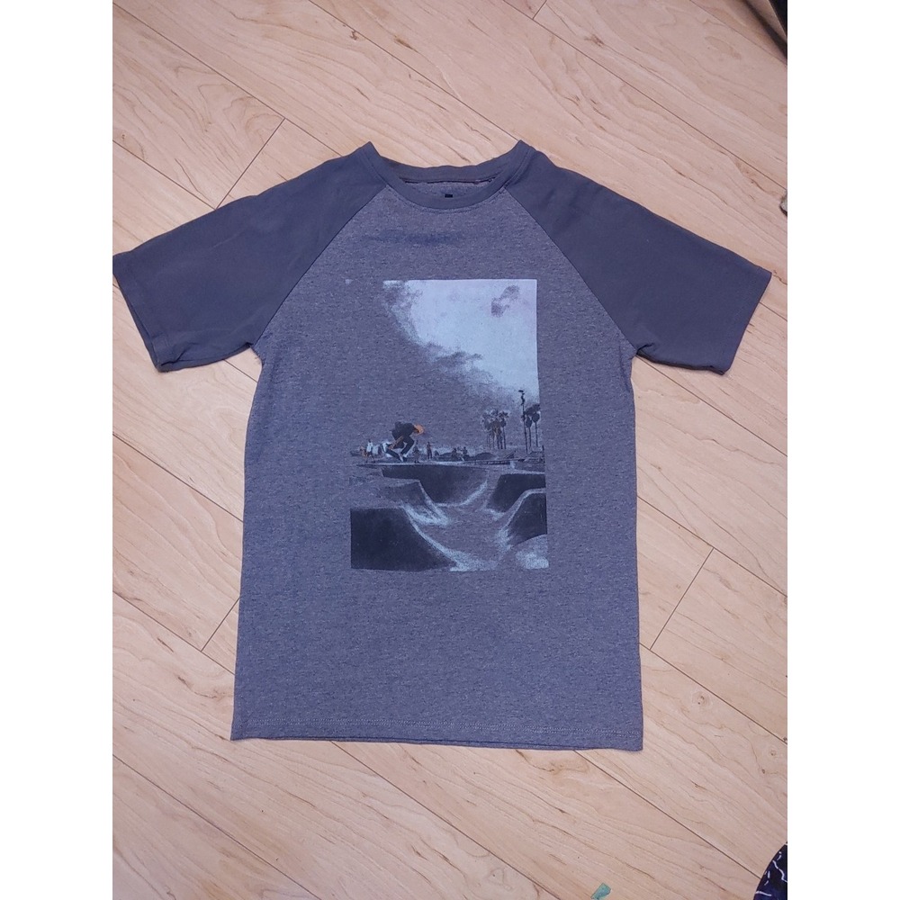 Boys Grey Skater T-shirt Sz 14‎ Tag